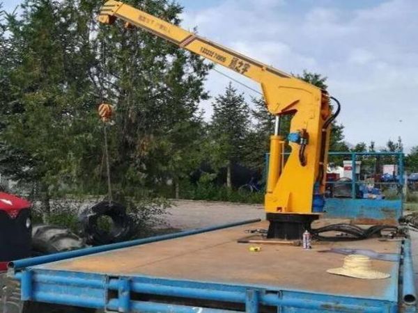 湘潭市吊车租赁电话_吊车出租领域吊装大型钢网架安装法